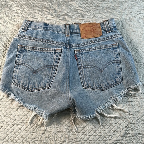 Levi's Blue Distressed Jean Shorts Vintage Style - Picture 5 of 6